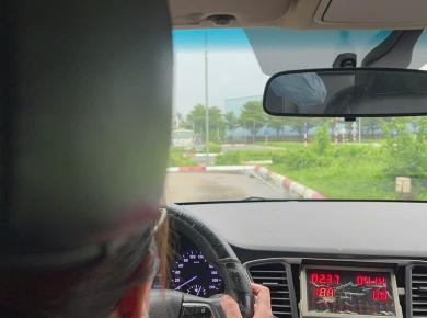 Bổ t&uacute;c trong th&agrave;nh phố